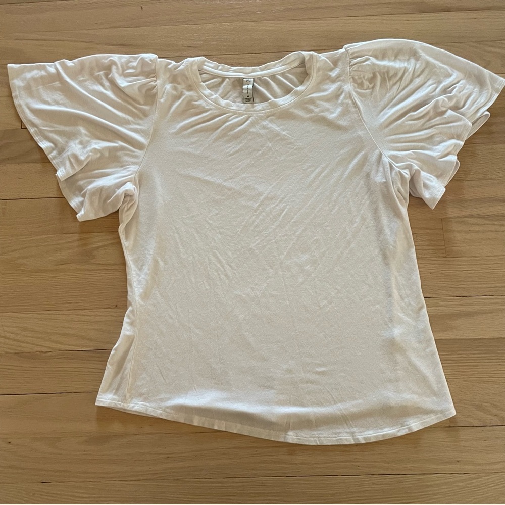 White Semi cropped tee with flutter sleeves M